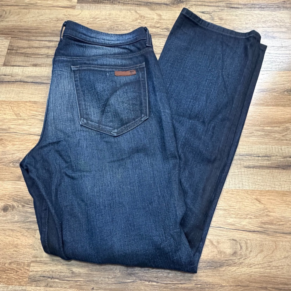 Classic Men's Dark Blue Jeans - Straight Fit